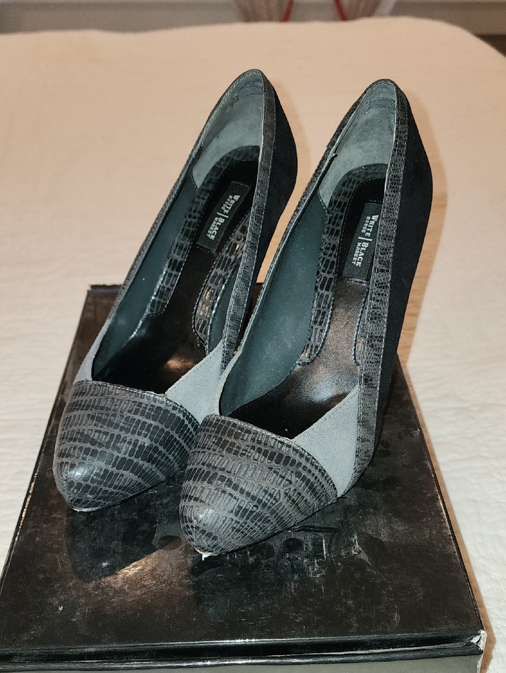 Two-Tone Black and Gray Pointed Toe Stiletto Pumps